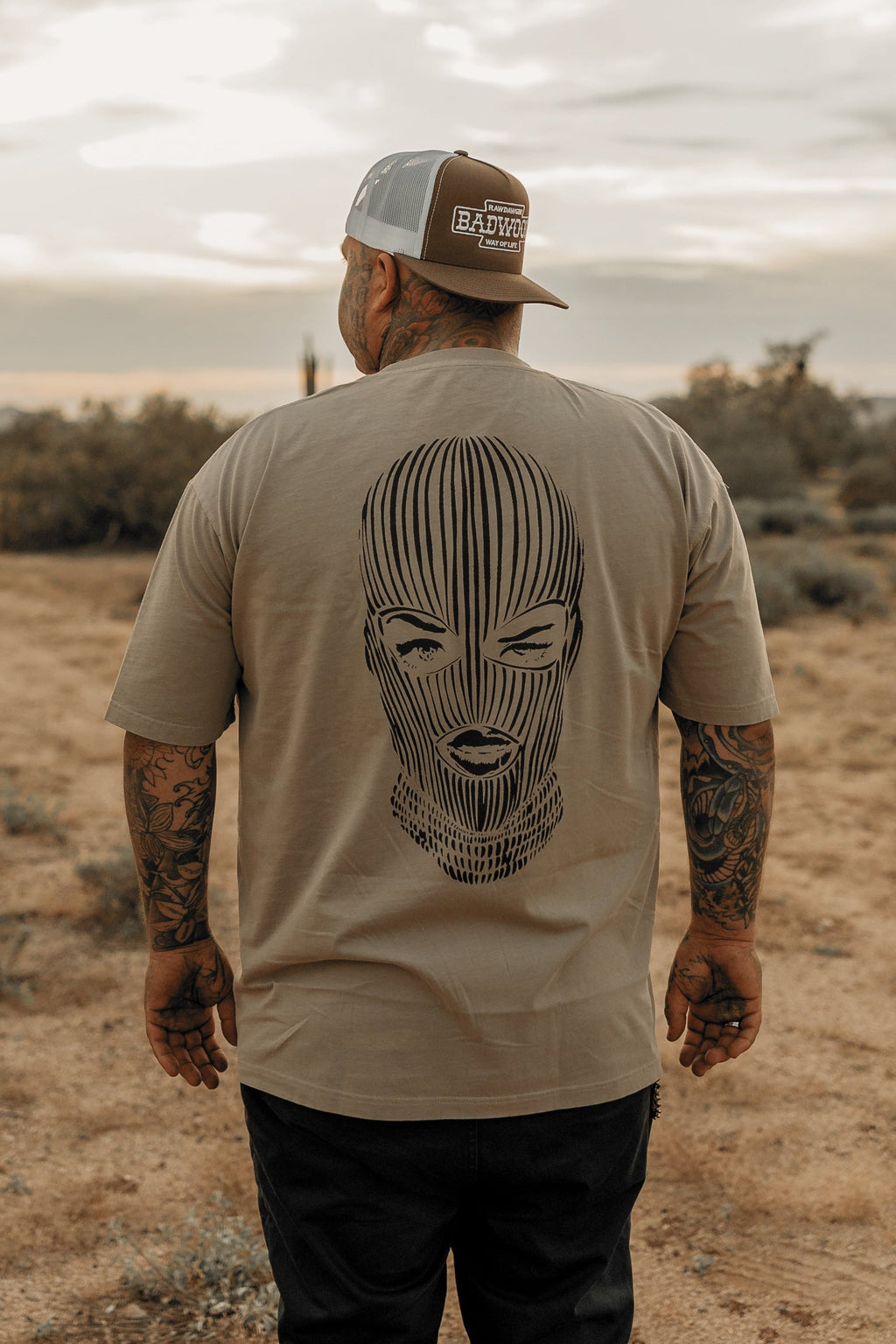 O.G. OLD ENGLISH TEE in CEMENT