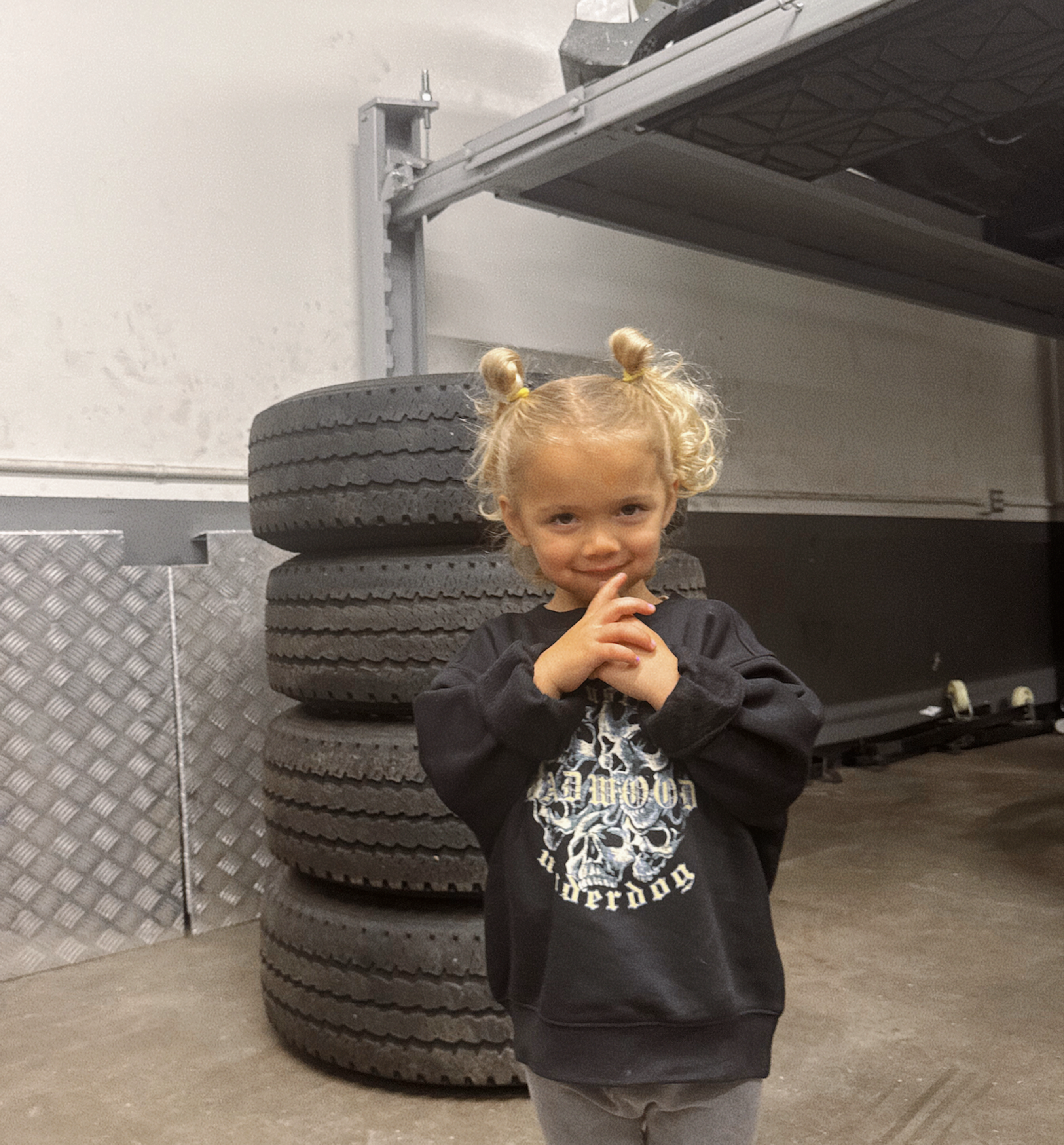 "INDUSTRY UNDERDOG" KIDS CREWNECK