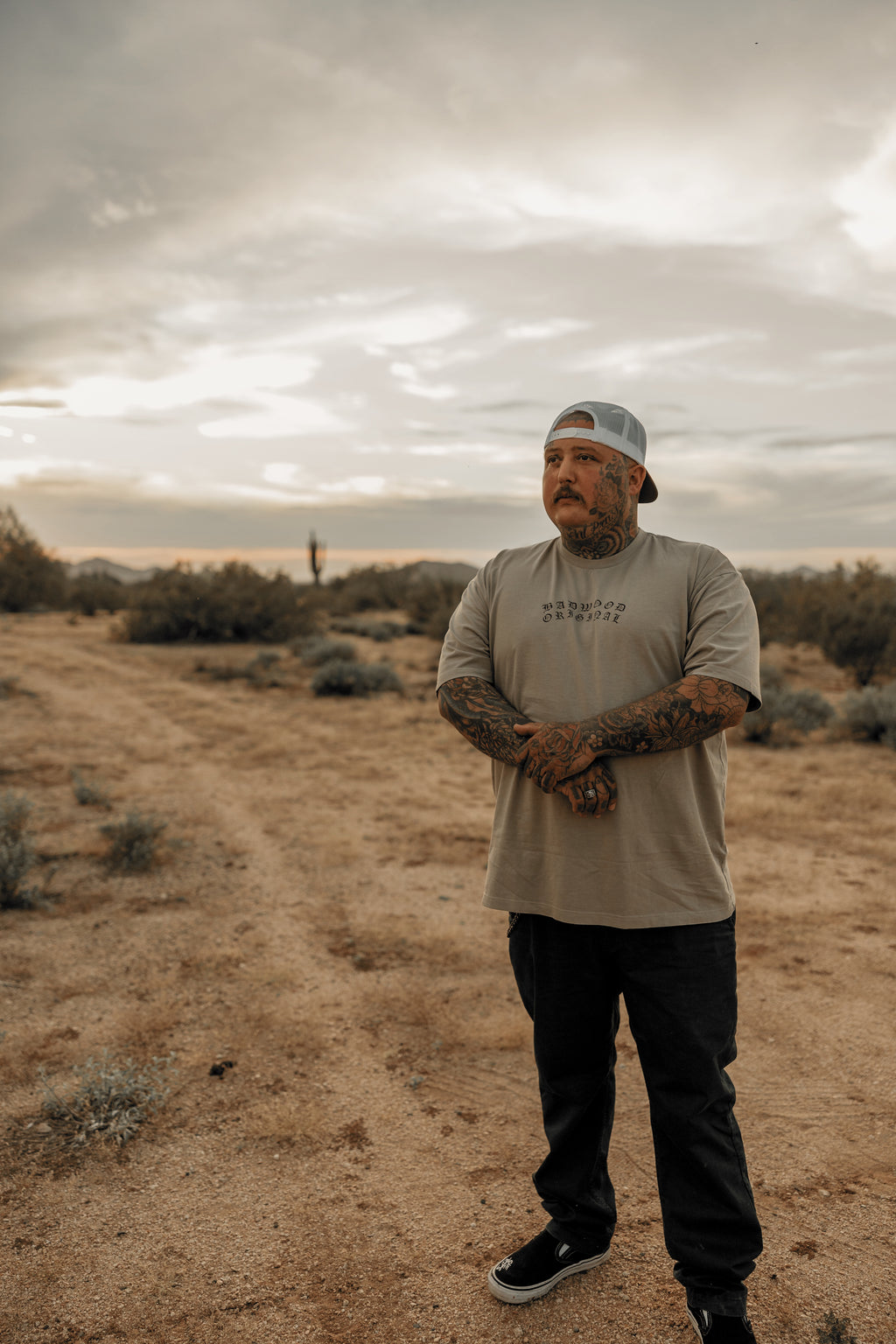 O.G. OLD ENGLISH TEE in CEMENT