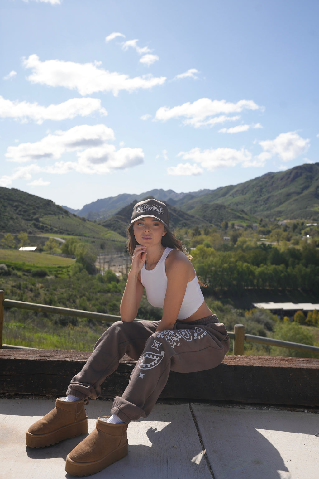 "PAISLEY" UNISEX SWEATPANTS in MUDDY