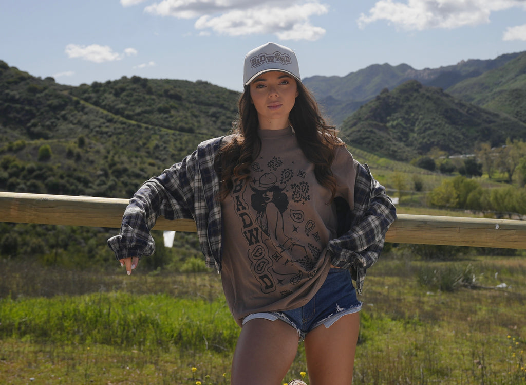 "PAISLEY" UNISEX TEE in MUDDY