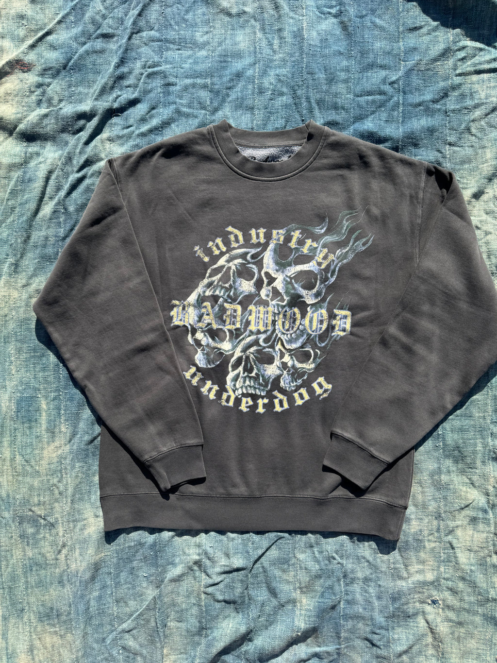 "INDUSTRY UNDERDOG" UNISEX CREWNECK