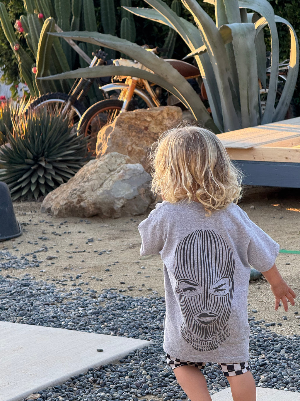 O.G. OLD ENGLISH - YOUTH TEE