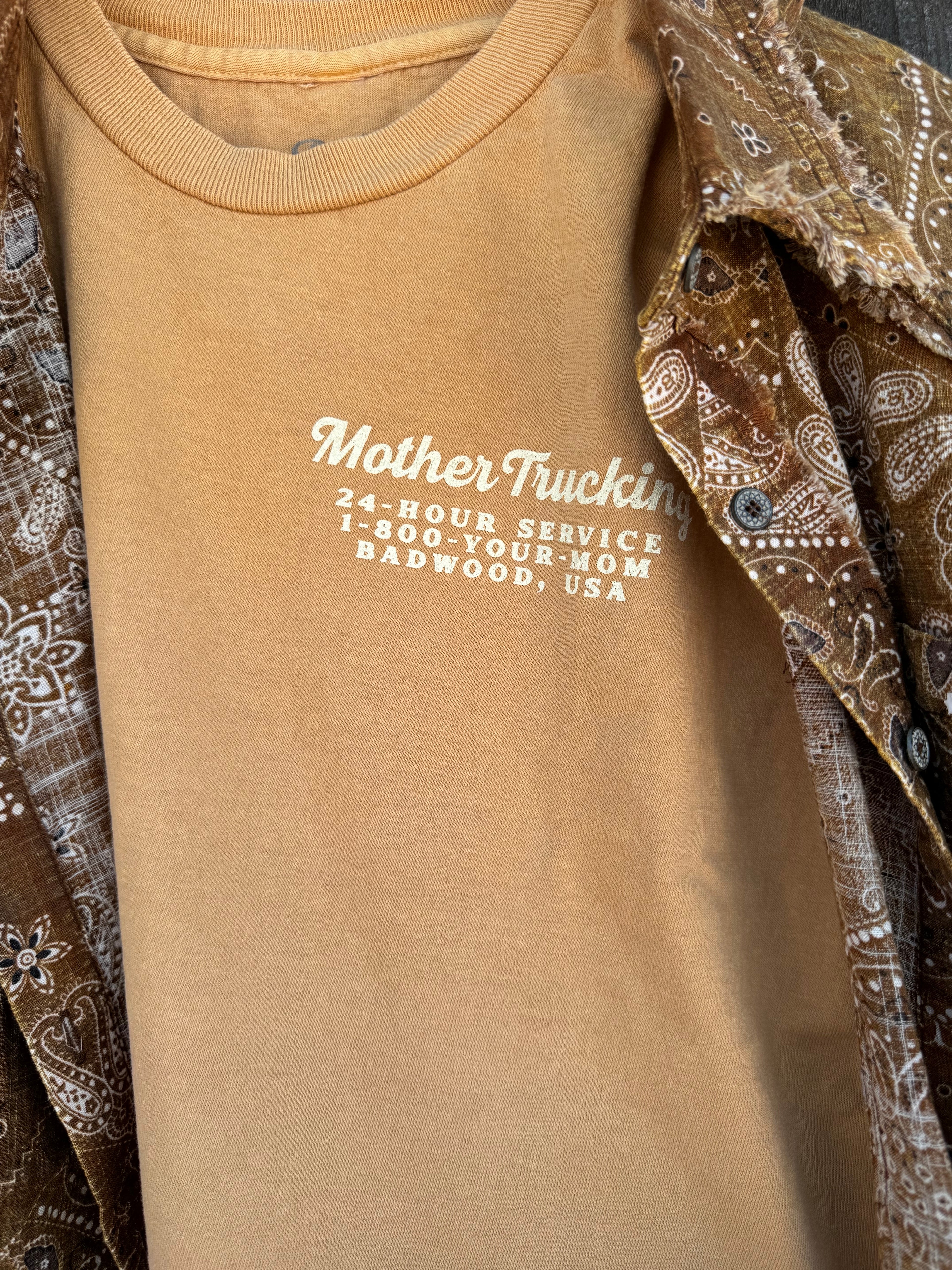 "MOTHER TRUCKING" Muscle Crop in SUNNY